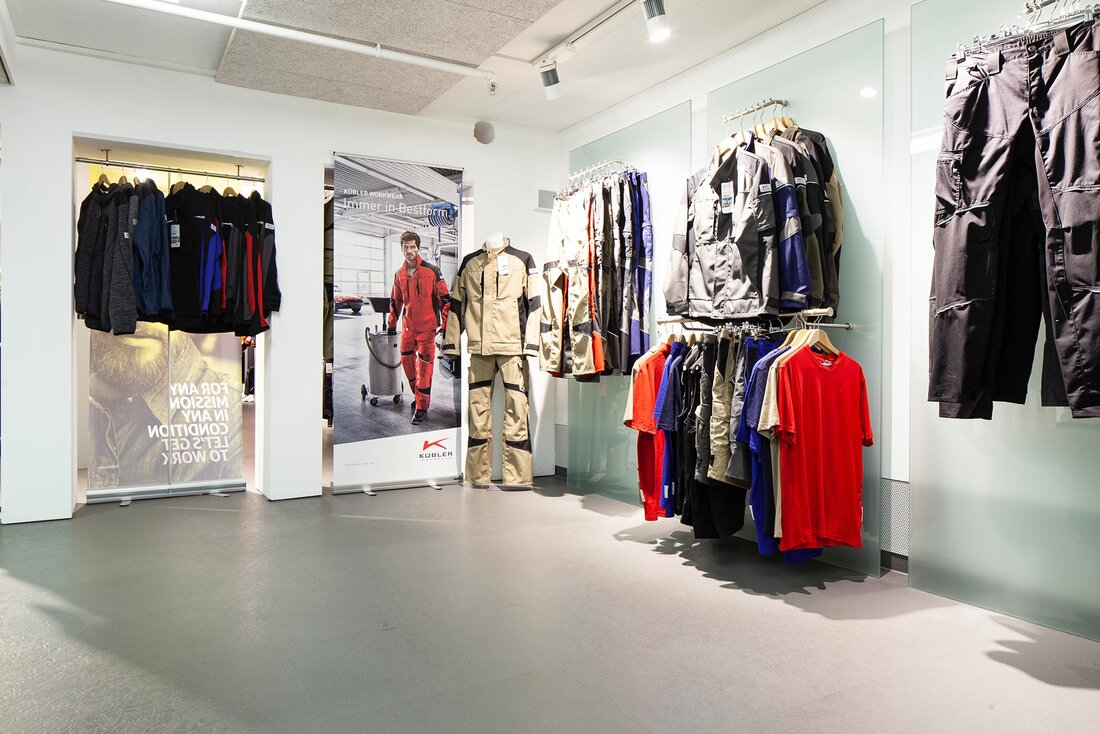 Imbracaminte de protectie in showroom