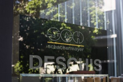 Semn intrare sediu: deschis