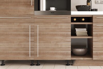 Mobilier bucatarie cu picioare reglabile Hettich Korrekt