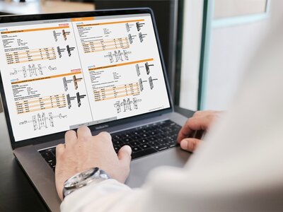 Brosura "Feronerie si accesorii pentru usi din lemn" ©Unsplash