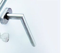 Broasca multipunct ISEO Performa montata pe usa