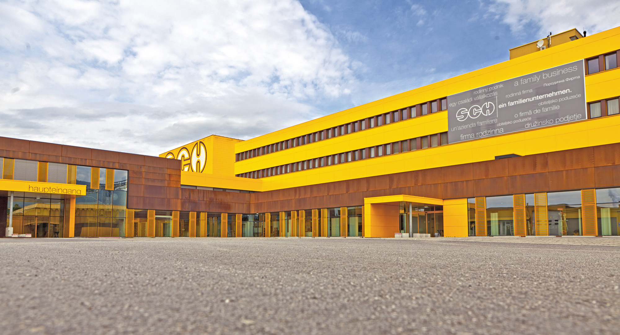Sediu Schachermayer Linz cu parcare pentru clienti
